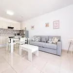 Happy - Shared Pool And Near The By Lanzarote Ferienhaus *