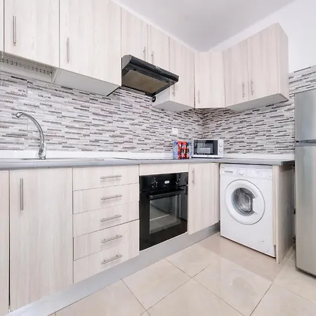 Happy - Shared Pool And Near The By Lanzarote 푸에르토 델 카르멘