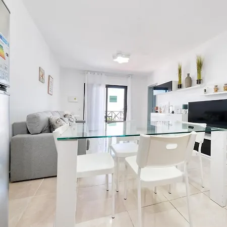 Tatil Evi Happy - Shared Pool And Near The By Lanzarote *