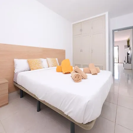 Happy - Shared Pool And Near The By Lanzarote プエルト・デル・カルメン