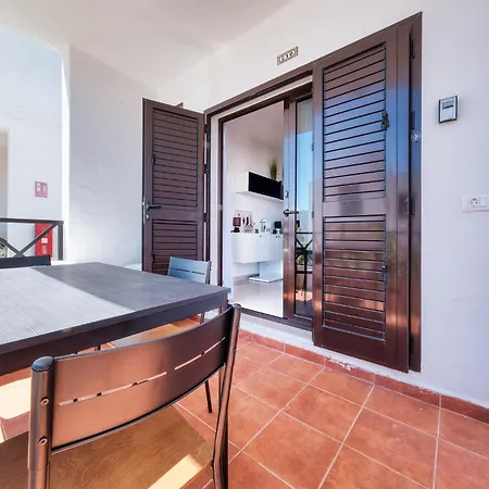 Happy - Shared Pool And Near The By Lanzarote بيت للعطل *