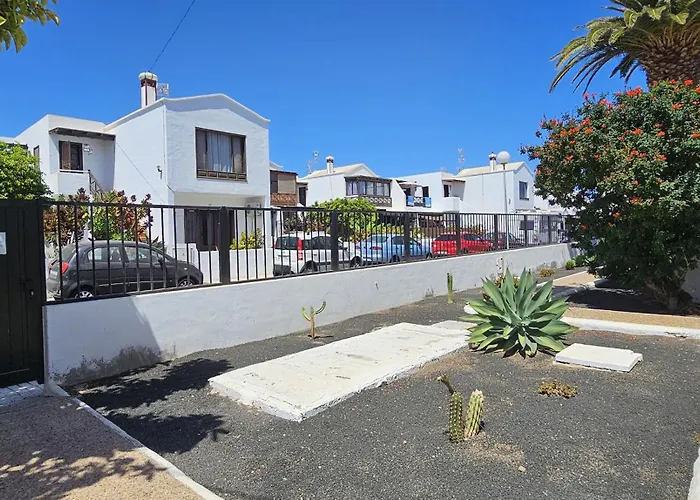 Happy - Shared Pool And Near The By Lanzarote * بويرتو ذيل كارمين