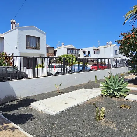 Happy - Shared Pool And Near The By Lanzarote * Пуэрто дель Кармен