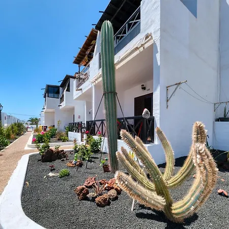 Happy - Shared Pool And Near The By Lanzarote プエルト・デル・カルメン