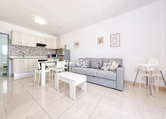 Happy - Shared Pool And Near The By Lanzarote Ferienhaus *