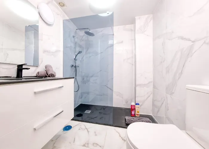 Happy - Shared Pool And Near The By Lanzarote Hébergement de vacances